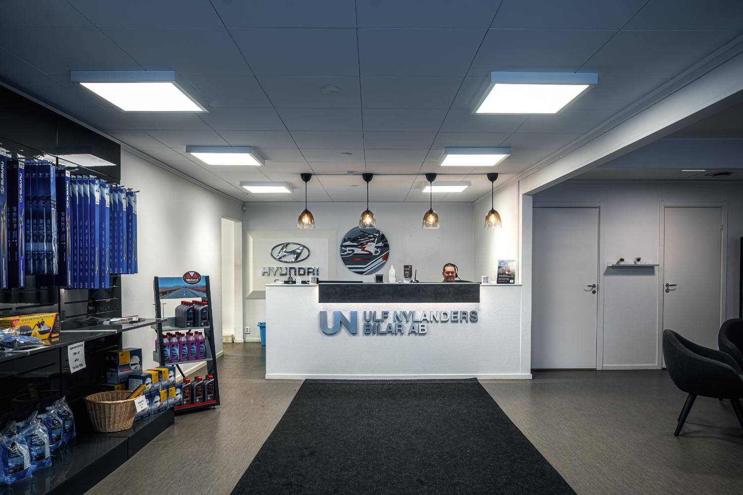 Personal i kundmottagningen på Ulf Nylanders Bilar - en Bosch Car Service verkstad i Örnsköldsvik